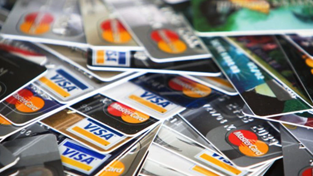 SUA: FRAUDĂ de 200 milioane dolari cu carduri de credit false. Banii au ajuns şi în România