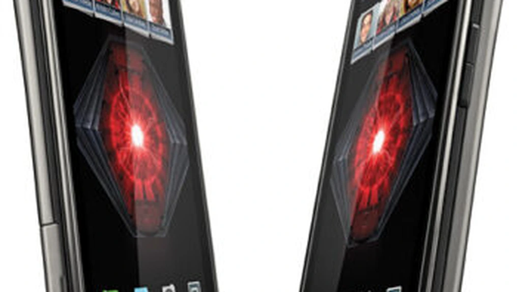 Motorola lansează un smartphone revoluţionar: Ecran pe toată faţa telefonului şi fără butoane