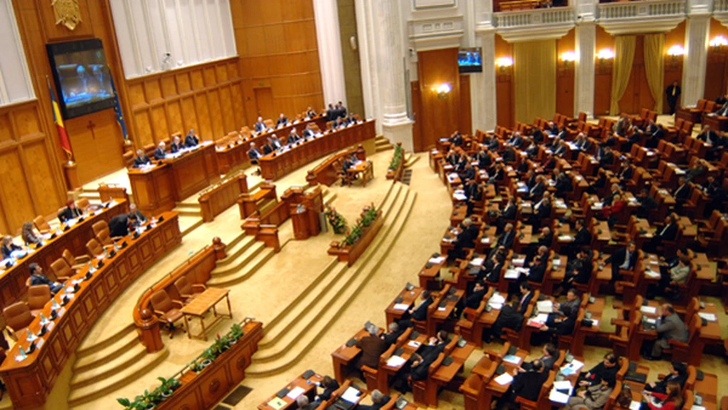 Moţiunea de cenzură a fost respinsă