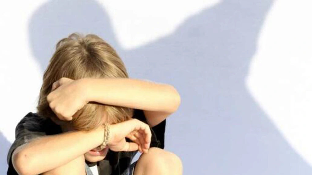 Persoana singură care creşte un copil cu dizabilităţi va beneficia şi de indemnizaţia de însoțitor