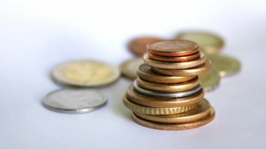 Cursul a închis uşor peste 4,35 lei/euro, după o sesiune liniştită