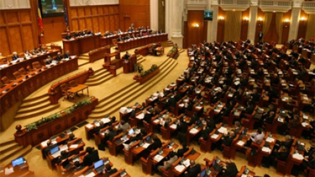 Şedinţa Parlamentului, amânată până la ora 16.00. PSD şi PNL boicotează şedinţa de plen