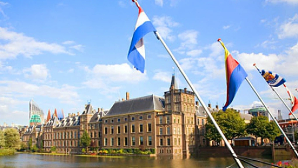 Cursă strânsă în alegerile legislative din Olanda, potrivit sondajelor de opinie