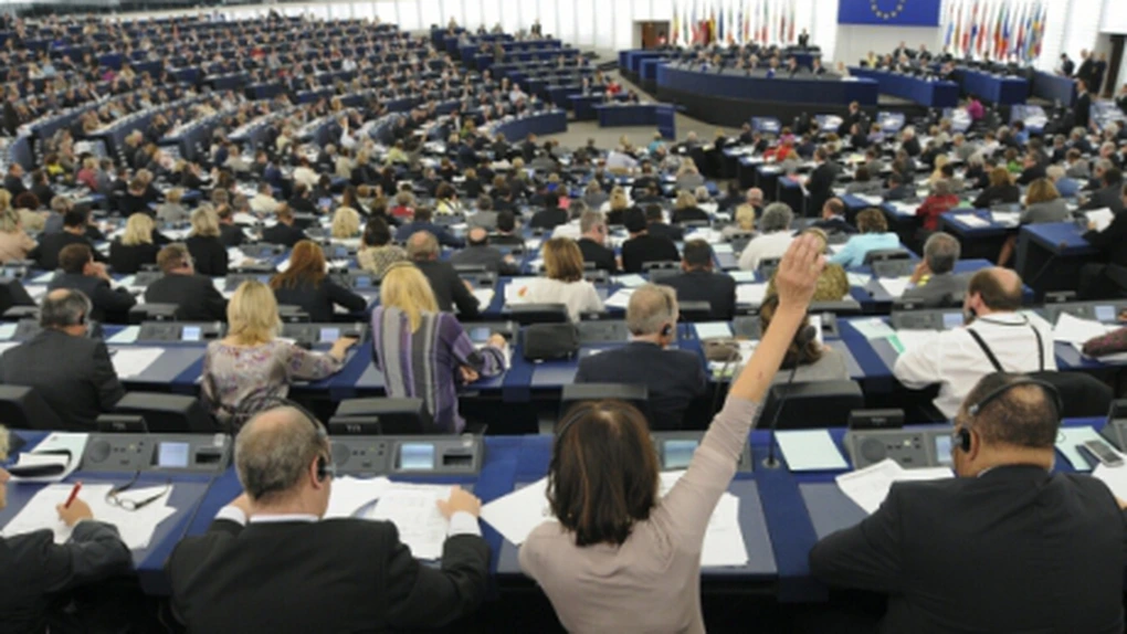PE ar putea propune limitarea bonusurilor bancare la cel mult valoarea salariului