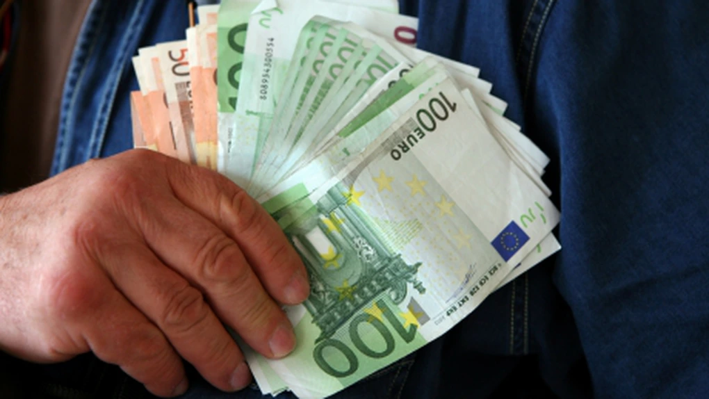 Ce salarii au bugetarii care se ocupă de absorbţia banilor europeni