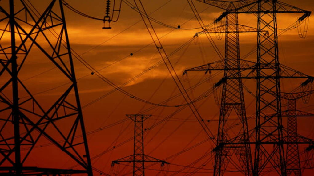 Preţul energiei electrice creşte 3% de la 1 septembrie. Gazele se scumpesc din 15 septembrie