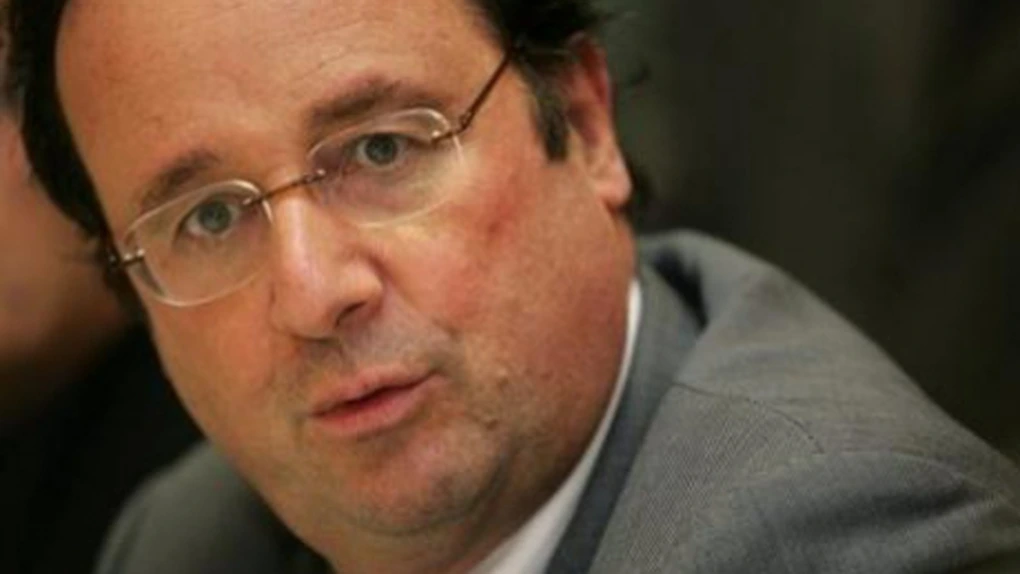 Hollande: Zona euro trebuie să se apere de mişcările iraţionale ale cursului de schimb