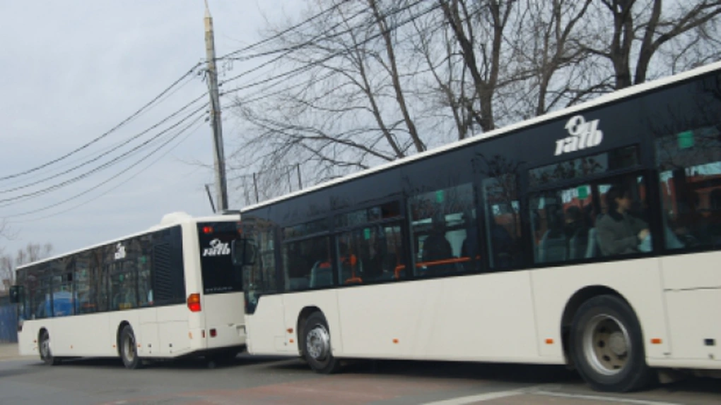 RATB: Cheltuielile parcului de autobuze vor creşte în 2013, există posibilitatea majorării tarifelor