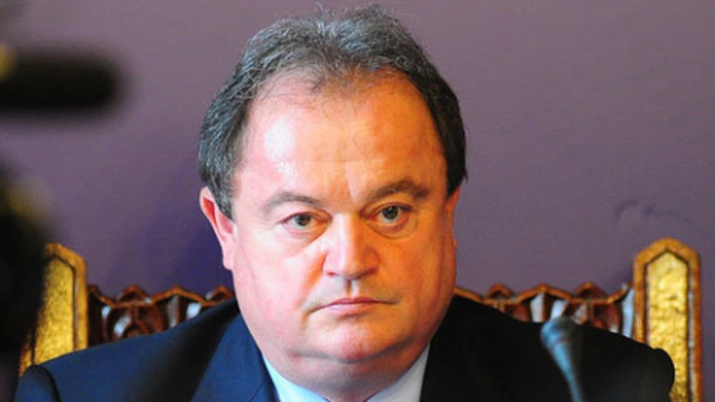 Vasile Blaga a fost revocat. Crin Antonescu, noul președinte al Senatului