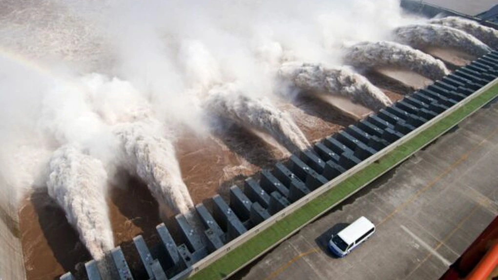 Imagini spectaculoase cu cea mai mare hidrocentrală din lume. Au muncit şi românii