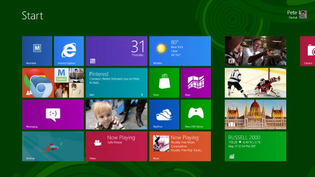 Windows 8 poate fi comandat în SUA de la 70 dolari. În România va fi disponibil în următoarele zile