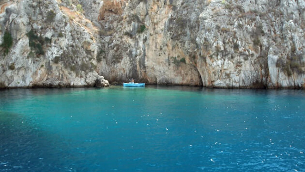 Grecia închiriază prima insulă. Câţi bani încasează