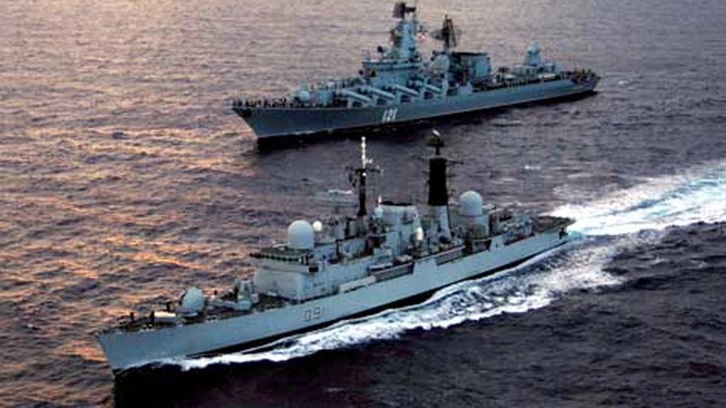 Rusia renunţă la construirea a două nave de război de tip Mistral