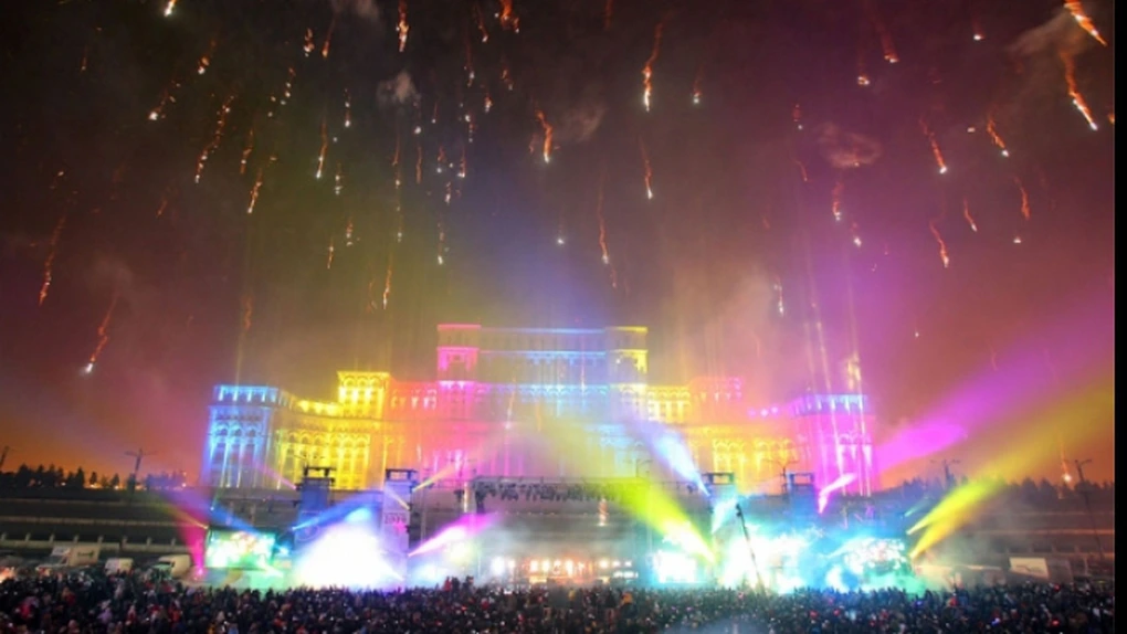Primăriile din Bucureşti şi din ţară au cheltuit cel puţin 53 milioane RON pentru iluminatul festiv şi focurile de artificii de Revelion - USR