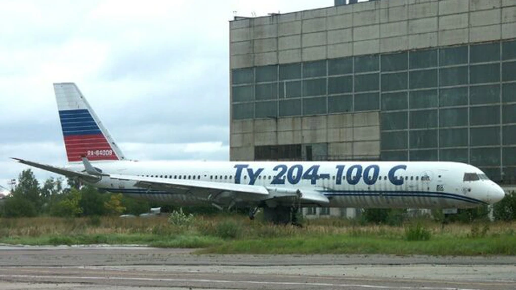 Un avion rus de pasageri a luat foc lângă aeroportul Moscova-Vnukovo. Patru morţi UPDATED