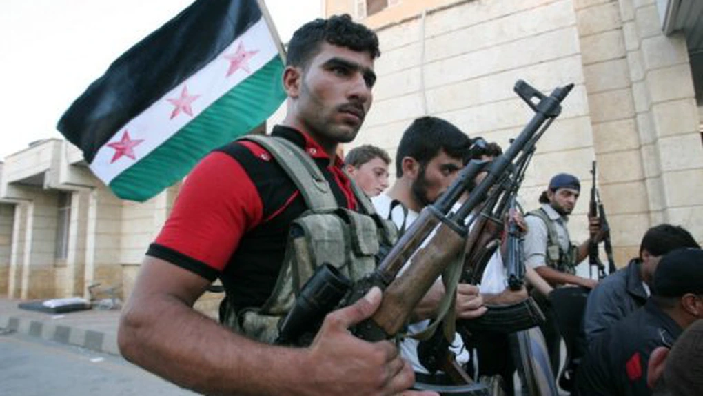 Opozanţii sirieni cer din nou UE să anuleze embargoul asupra livrării de armament rebelilor