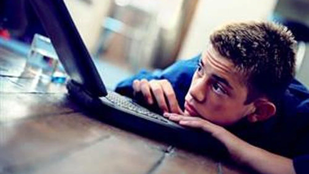 Aproximativ 83% dintre tinerii din România folosesc internetul