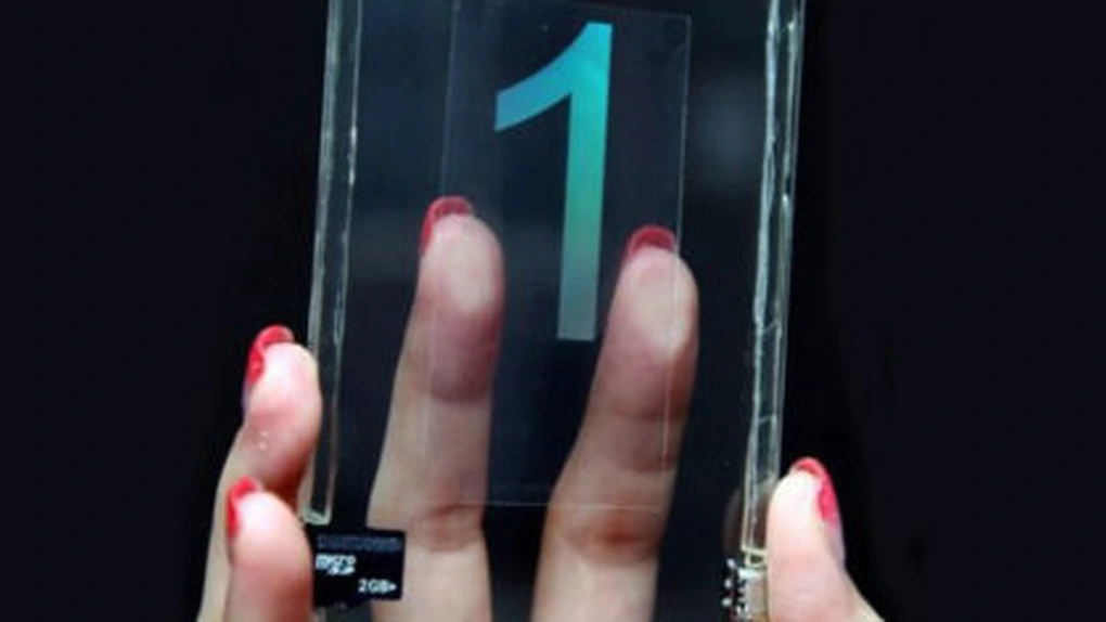 Cum arată primul smartphone complet transparent FOTO