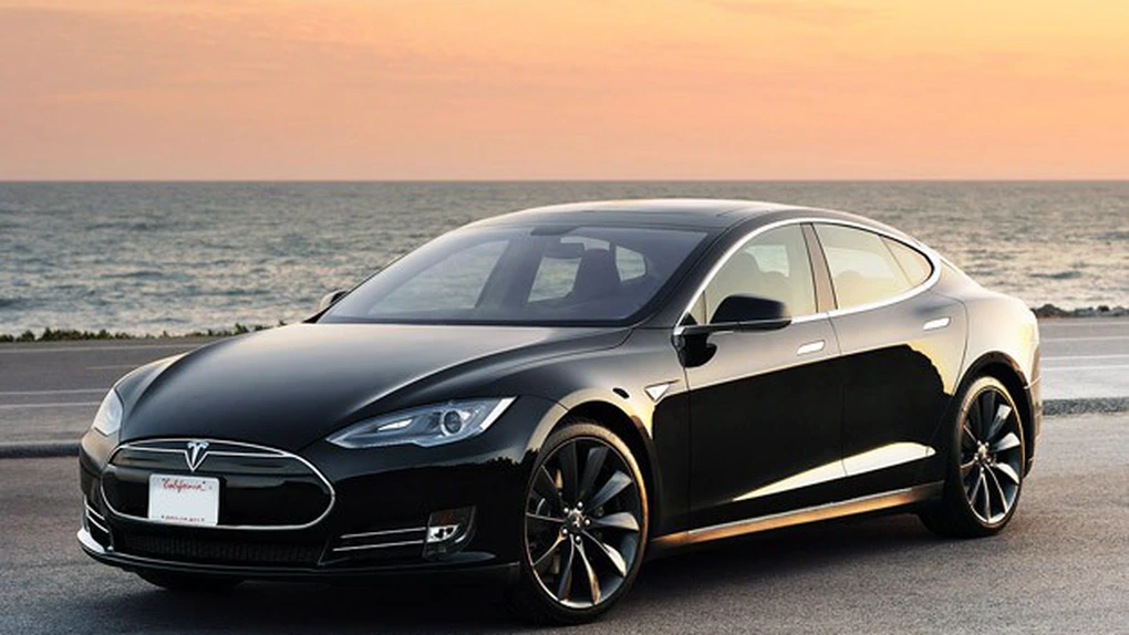 Tesla Motors încearcă să evite o investigaţie a guvernului SUA privind siguranţa Model S