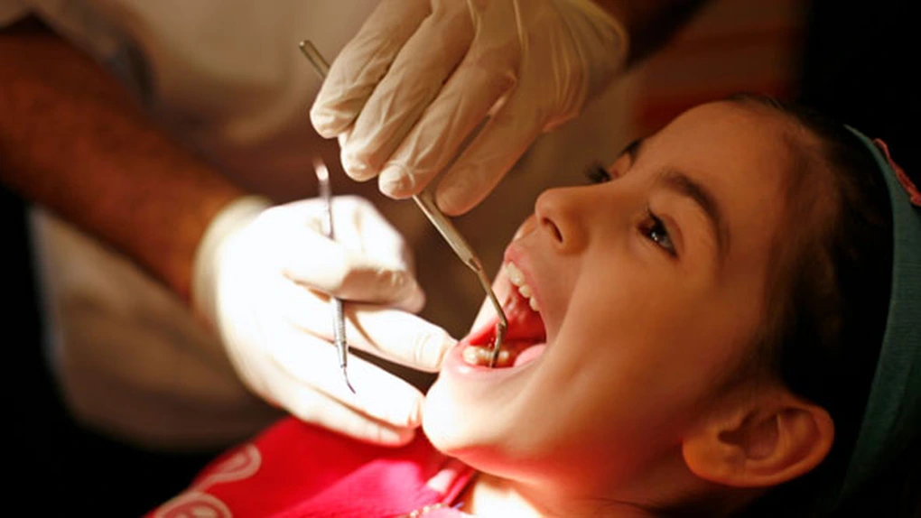Oamenii cheltuie, în medie, 2.000 de lei pe an pentru tratamente dentare, iar jumătate dintre români nu merg deloc la dentist - sondaj Kantar; Ionuţ Leahu: Statul a abandonat pacientul de stomatologie