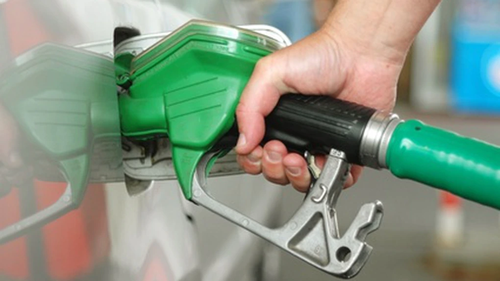 Promoţia de week-end a Petrom se prelungeşte cu două luni. Benzină şi motorină mai ieftine. Lista de preţuri de azi