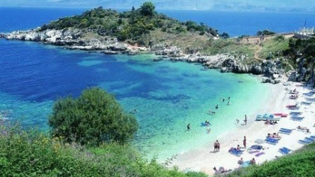 Criza îi determină pe tot mai numeroşi europeni să renunţe la vacanţa de vară