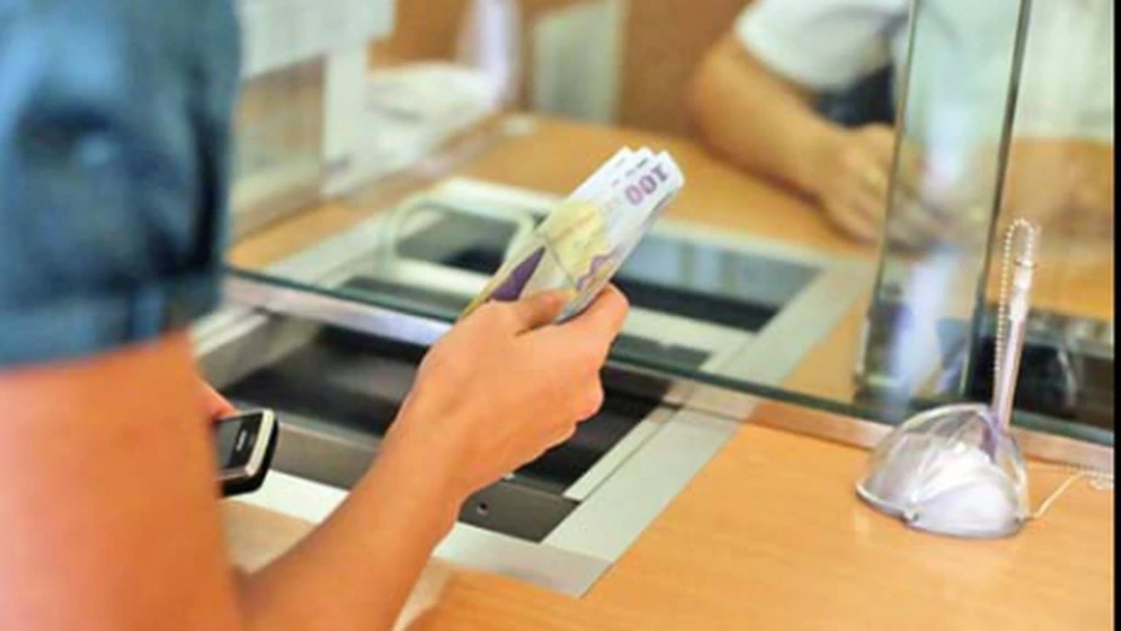BNR: Numărul restanţierilor la bănci a scăzut la 699.600, în martie 2013