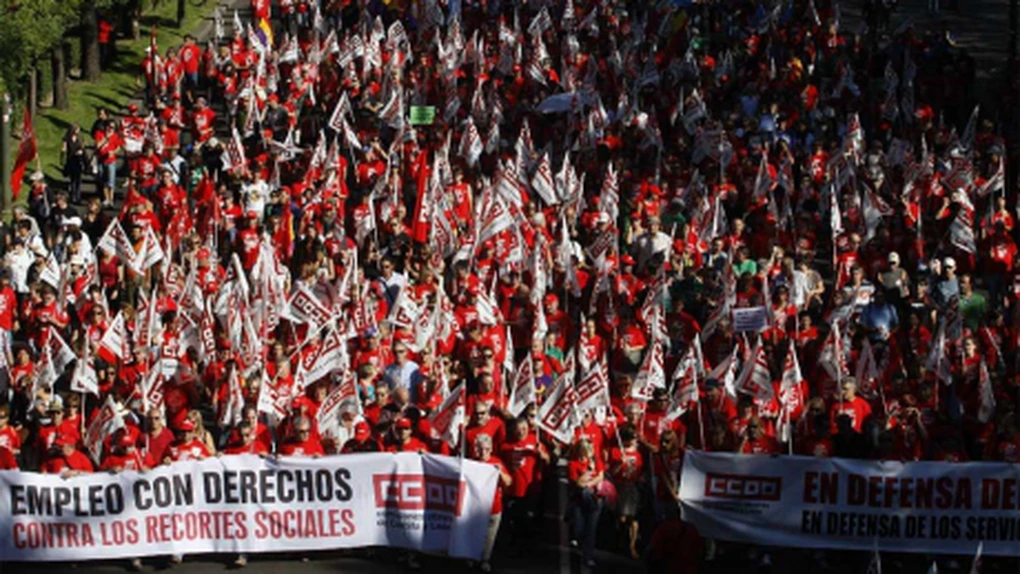 Madrid: Privatizarea parţială a serviciilor publice de sănătate scoate mii de oameni în stradă
