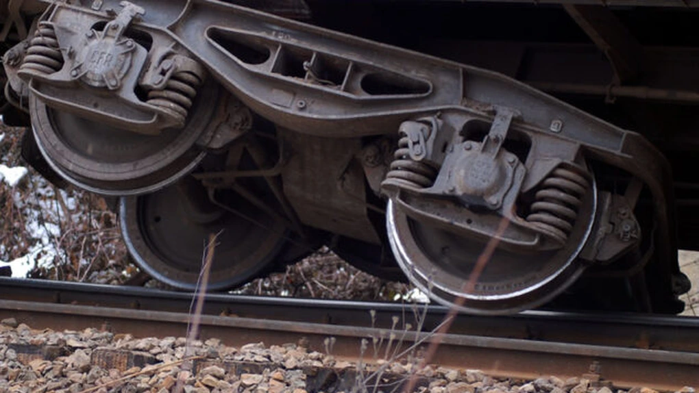 Bistriţa-Năsăud: Trafic feroviar oprit pe magistrala 400, în urma deraierii unui tren CFR fără călători