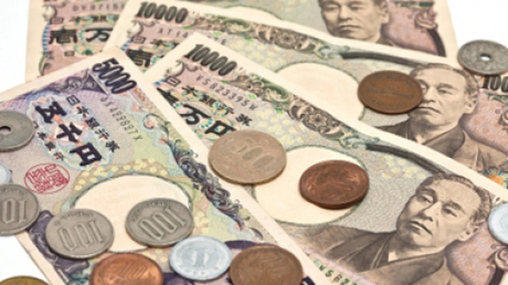 Yenul, la minimul ultimilor patru ani faţă de dolarul american