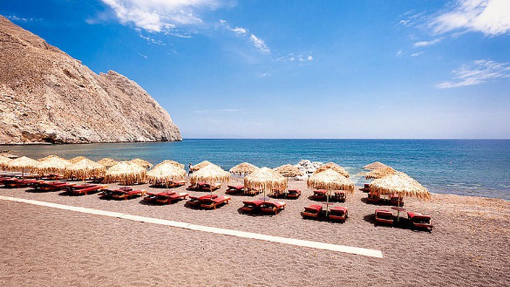Noul guvern de la Atena vrea interzicerea turismului all-inclusive. Românii nu vor renunţa însă la vacanţele din Grecia