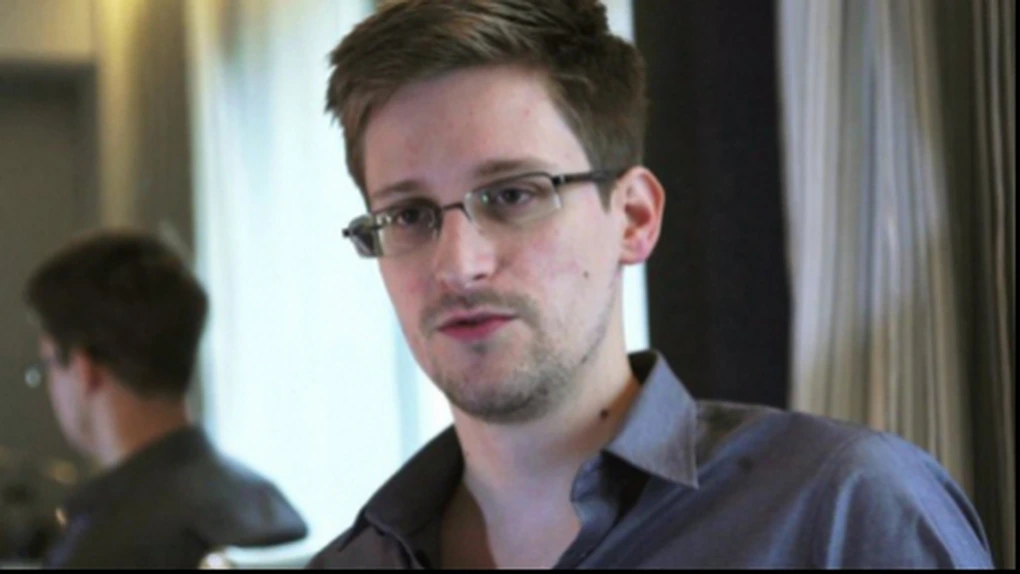 Rusia trebuie să îi acorde azil politic lui Edward Snowden