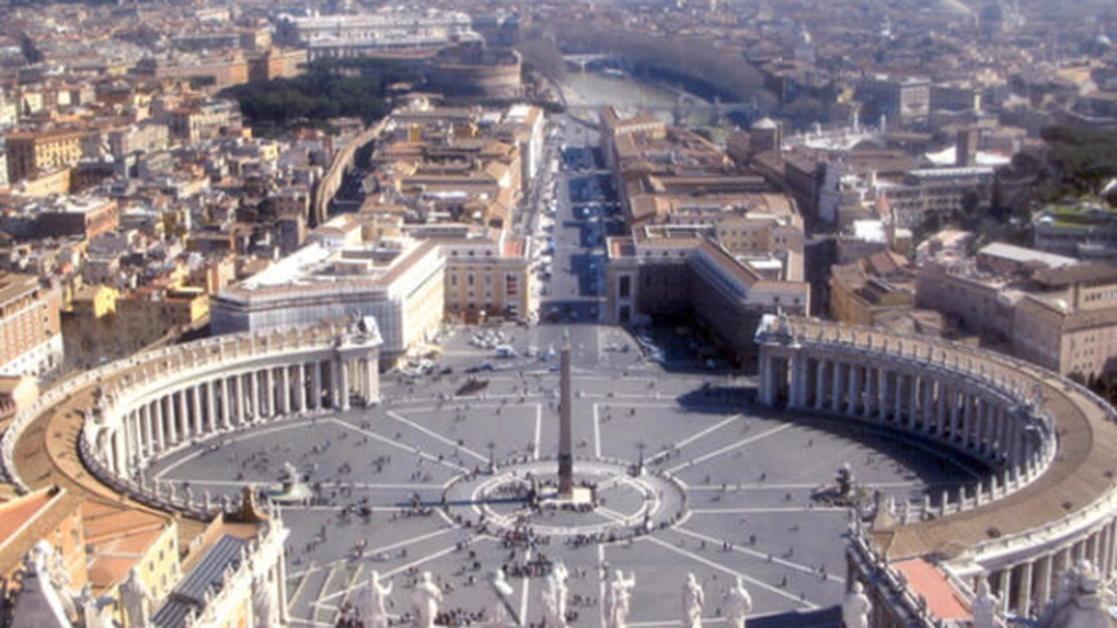 Directorul general al Băncii Vaticanului şi adjunctul său au demisionat