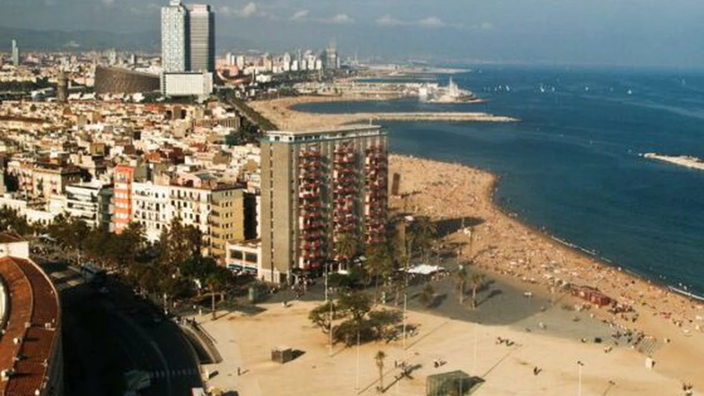 Un număr tot mai mare de europeni îşi petrec vacanţele în străinătate - Eurobarometru