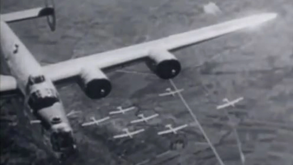 Acum 70 de ani aviaţia americană a bombardat Ploieştiul VIDEO