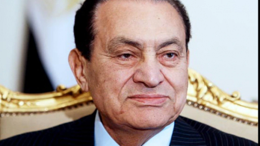 Mubarak rămâne în detenţie, deşi într-unul dintre dosare poate fi judecat în libertate