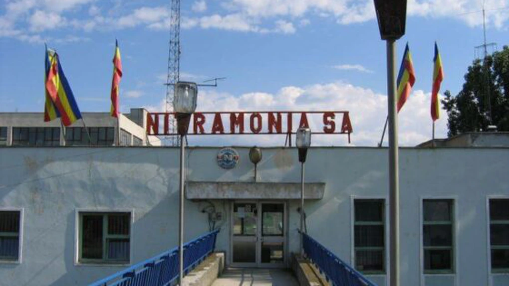 Angajaţii de la Nitroporos Făgăraş au primit o parte din salariile restante