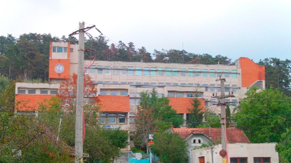 Spitalul din Ocna Mureş, închis în 2011, ar putea fi transformat în centru medical multifuncţional