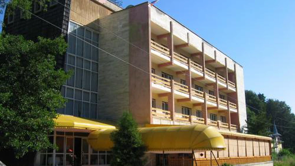 Cazinoul şi hotelul Flora din Slănic Moldova vor fi scoase la licitaţie în procedură de executare silită