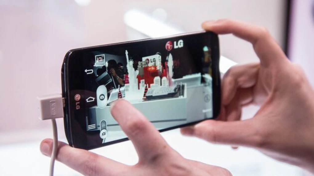 Orange România aduce în portofoliu cel mai puternic smartphone LG, G2