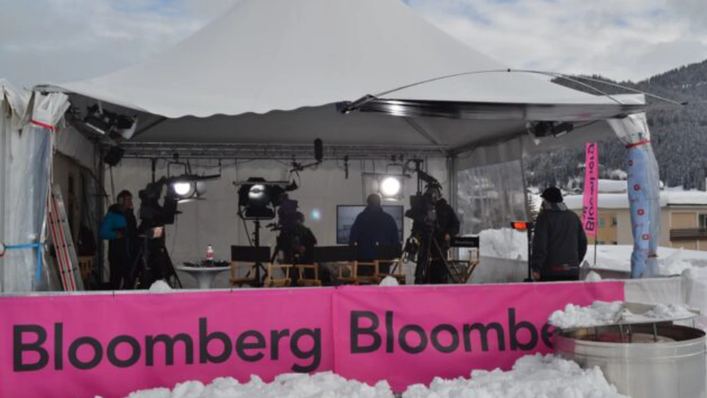 Agenţia Bloomberg concediază 40 de jurnalişti şi îşi reduce acoperirea mediatică în anumite domenii