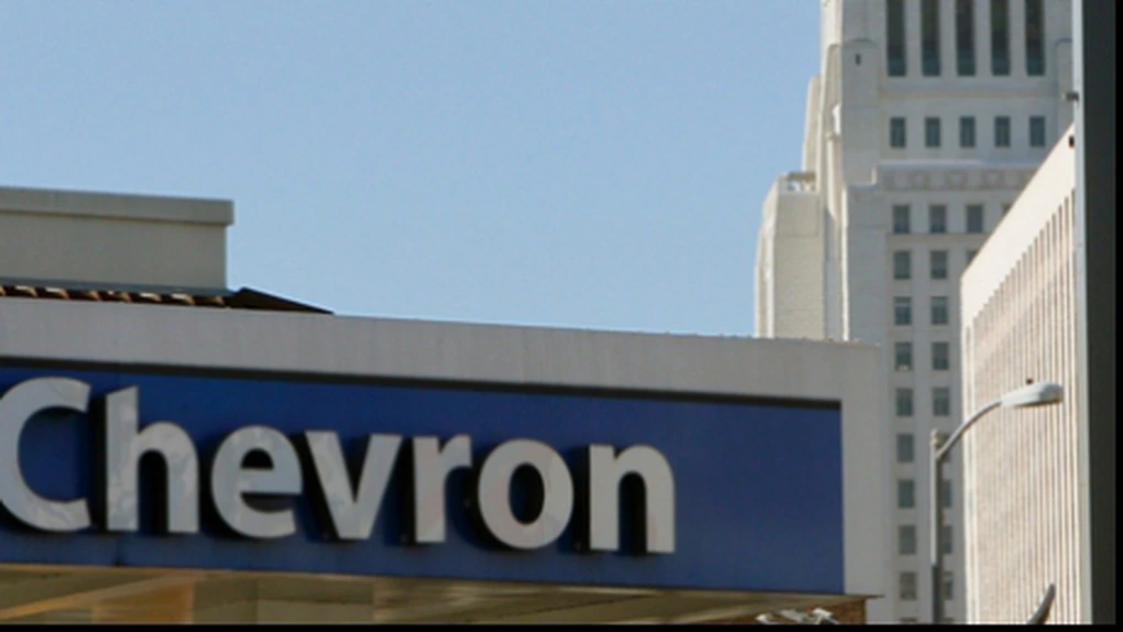 Vaslui: Chevron a început, la Pungeşti, o campania de informare din poartă în poartă