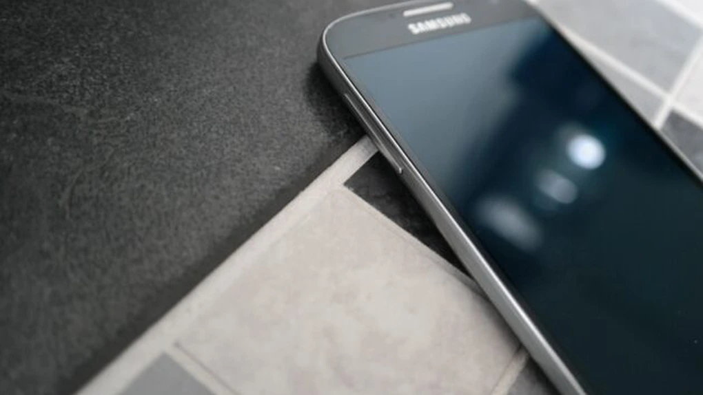 Samsung Galaxy S5 va fi lansat până în luna aprilie - Bloomberg