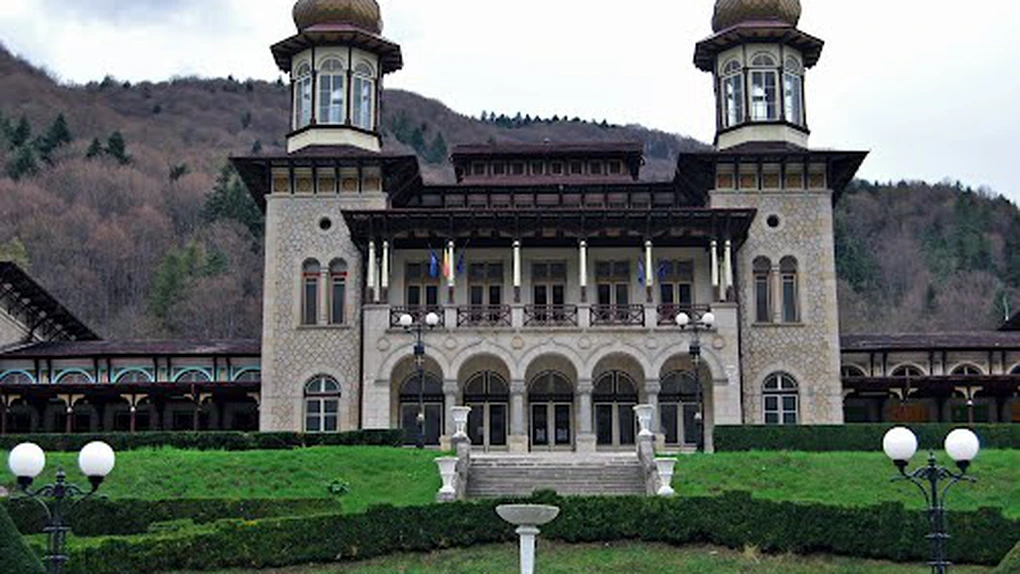 Cazinoul din Slănic Moldova, monument istoric şi clădire de patrimoniu, scos la licitaţie