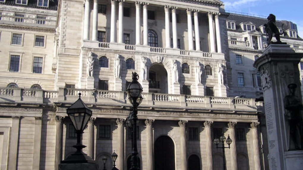 Banca Angliei menţine dobânda de referinţă la 0,5%, dar înrăutăţeşte estimările economice