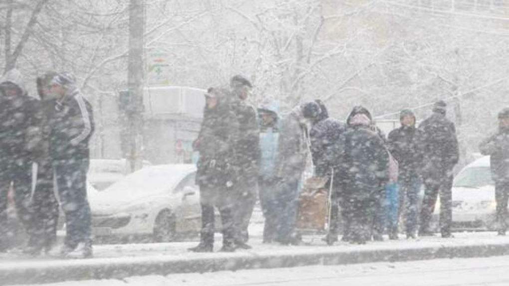 România, afectată de un ciclon. Meteorologii au emis cod portocaliu de ninsori abundente