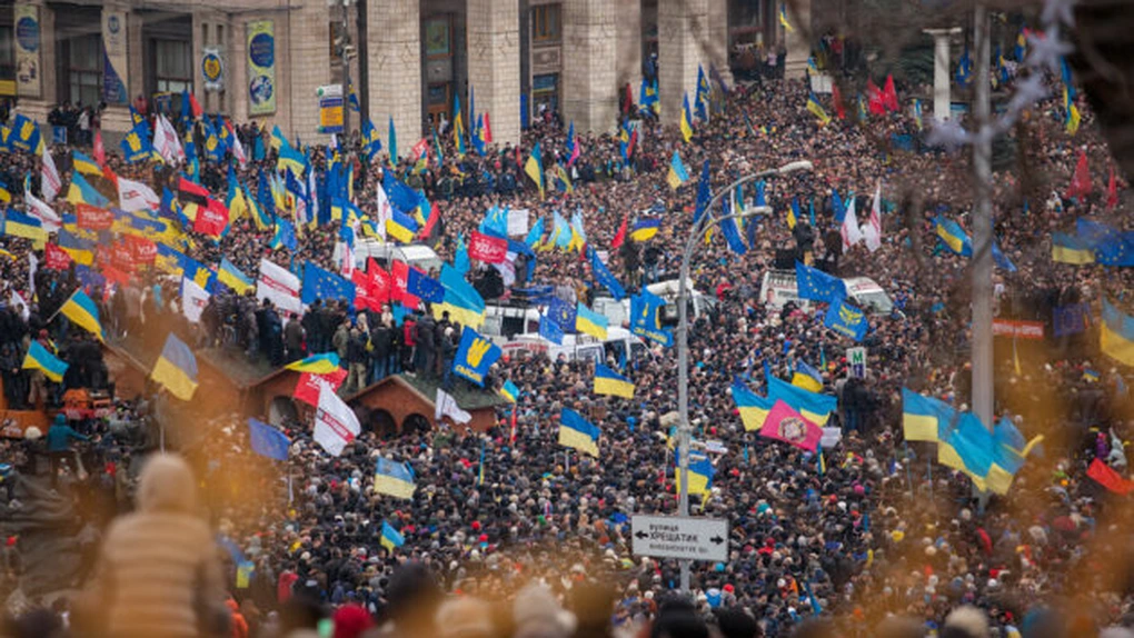 Ucraina: Poliţia utilizează tunuri cu apă împotriva manifestanţilor la Kiev