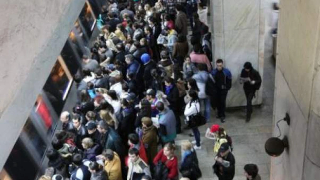 Traficul de pasageri la metrou a fost miercuri de aproape trei ori mai mare faţă de media zilnică