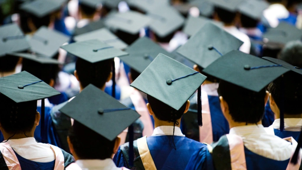 Opt universităţi vor pilota, în anul universitar 2020 - 2021, în premieră în România, programe de studii universitare de master didactic