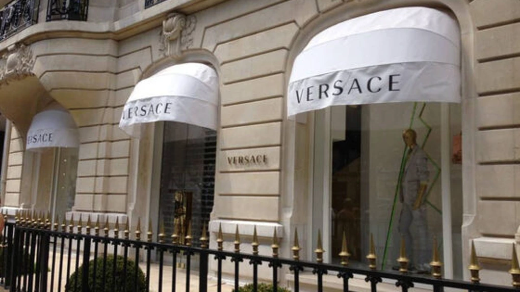 Fondul de investiţii Blackstone preia 20% din acţiunile casei de lux Versace